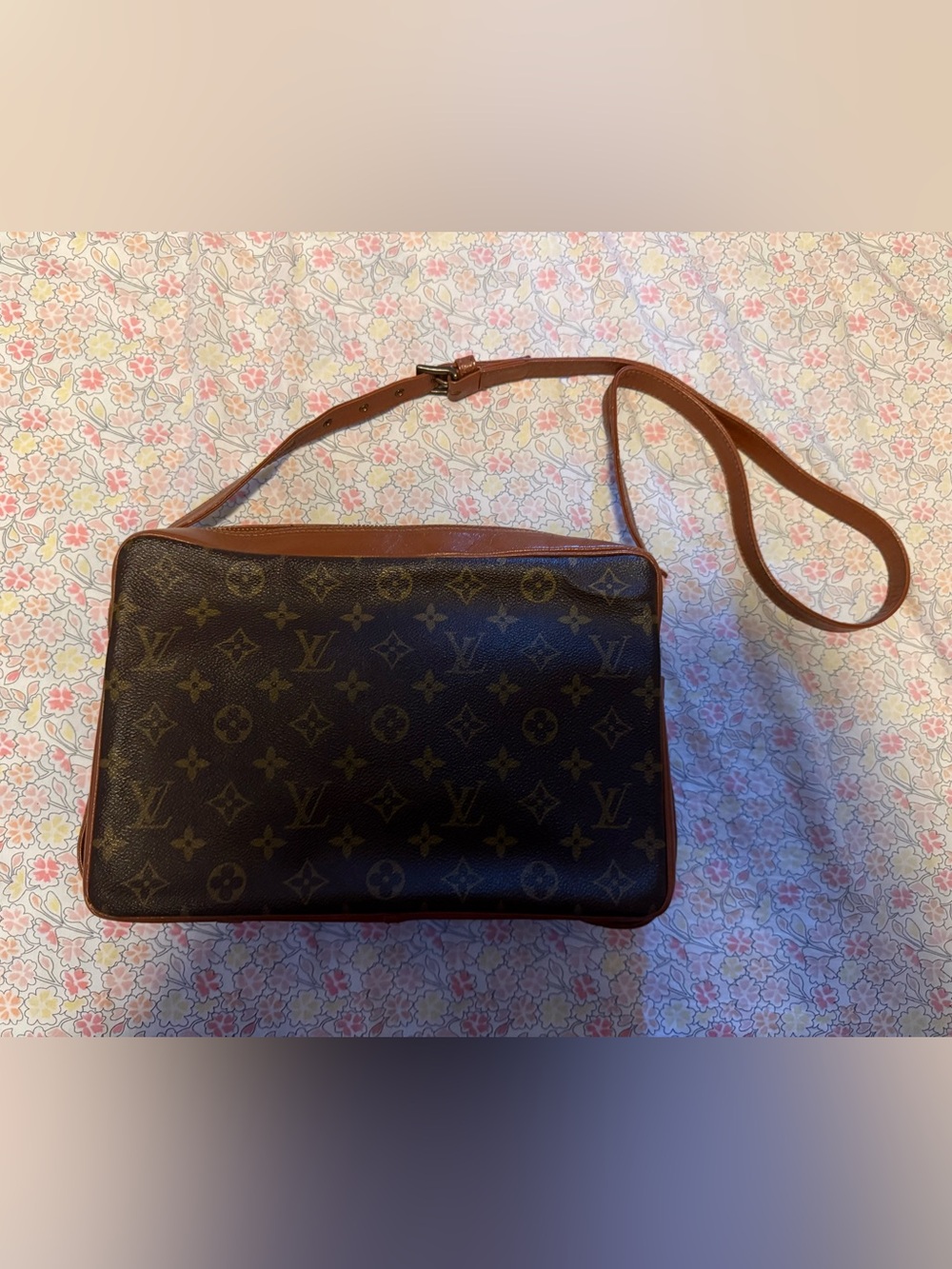 LOUIS VUITTON Monogram Sac Bandouliere